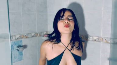 Very hot 👄