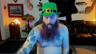 Jerking in my Paddys day hat