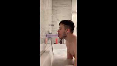 Deepthroating 9inch Dildo