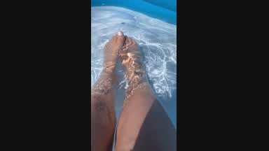 Dip your toes in😍