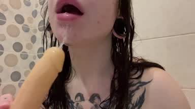 Deepthroat with a lot of spits