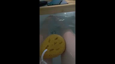 Bathtub sponge squish with thick thighs