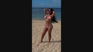 🏖️ come here I will steal a kiss from you🌞💋