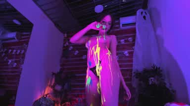 Show Neon