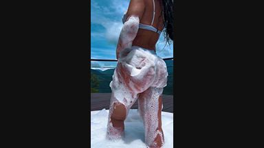 zendaya 🎉 — Skin, Bubbles and Desire an Oasis of temptation 🥵