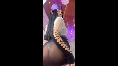 Dance sexy arigy! 💗🍑🫦