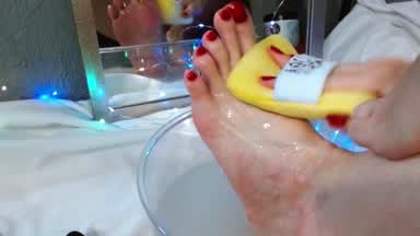ASMR Washing my Feetsies