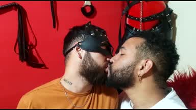 kiss
