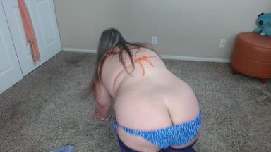 Crack on all fours