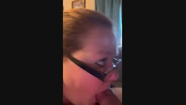 Giving a quick BJ
