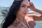 elysa — ocean selfie
