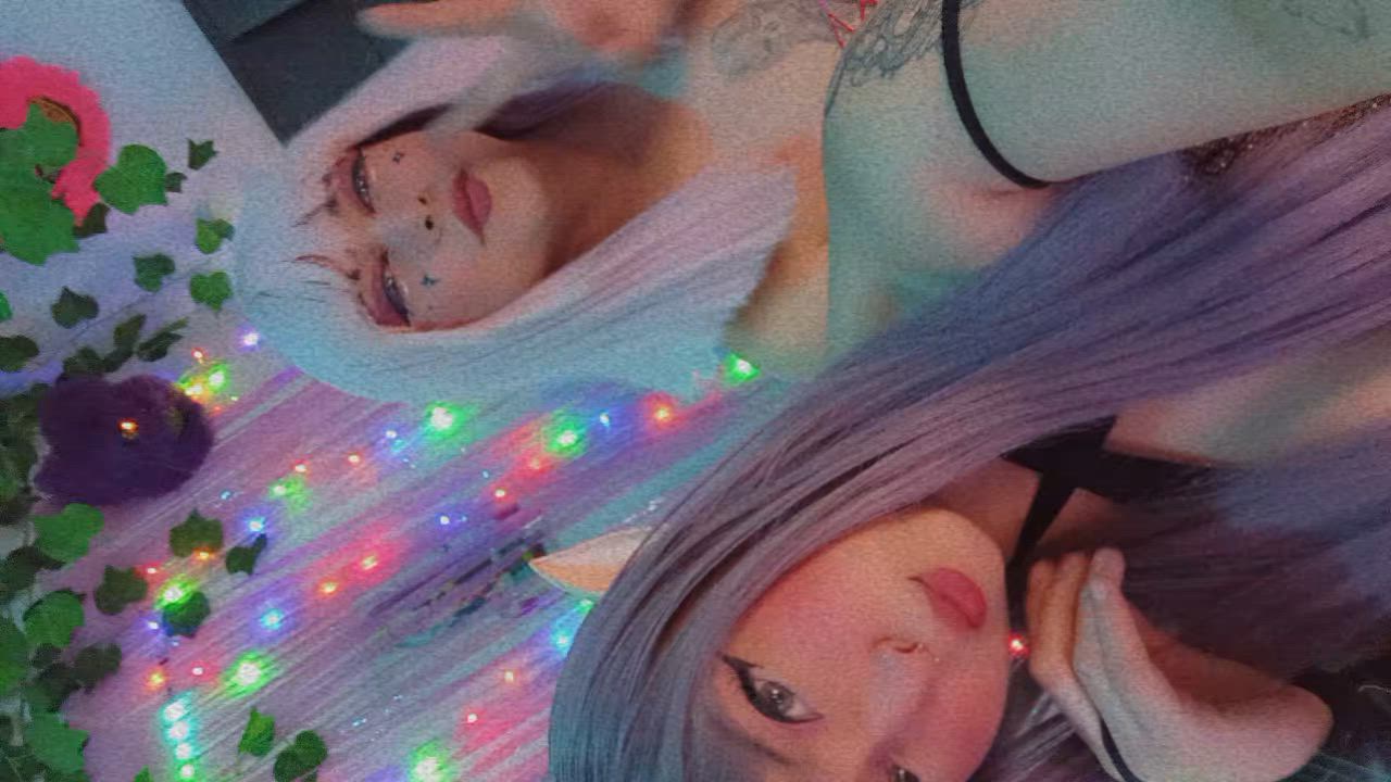 Emma and Sara 😈❤️
