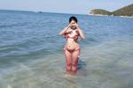 a sexy girl in the sea 🍒🫦
