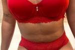 Do you think red look good on me?