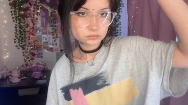 Make up and no bra