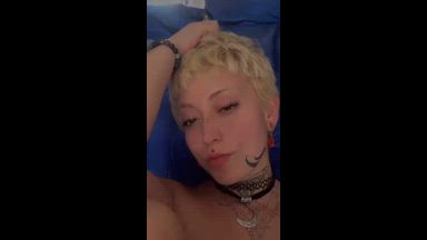 <3