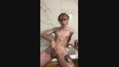 pjatteryd — After shower...