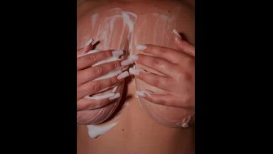 💦Soapy Tits💦