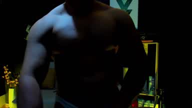 flexing /pumped/