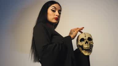 The lady in black, ready to sin 🥵