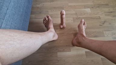 Footjob w. dildo & lotion