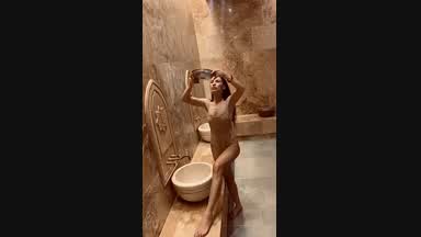 wet from hamam:)