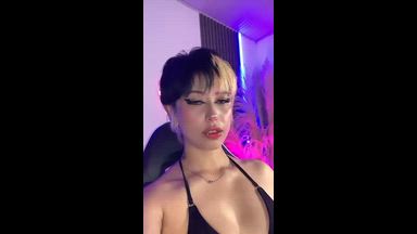 do you like my make up?