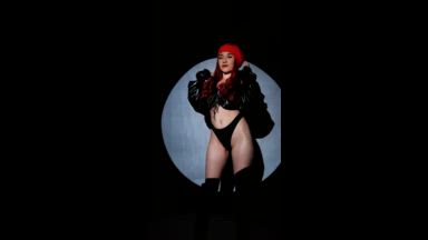 Redhead girl with erotic movements ❤️‍🔥