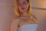 Hot sunset Eva in Oil