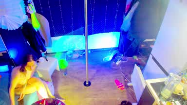 poledance with a teacup