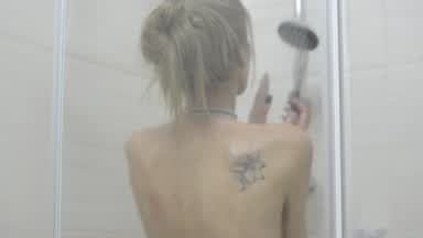 Wanna love me in the shower?