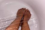 Wet feet in the shower 💦