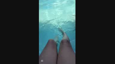 Nice feet in the water