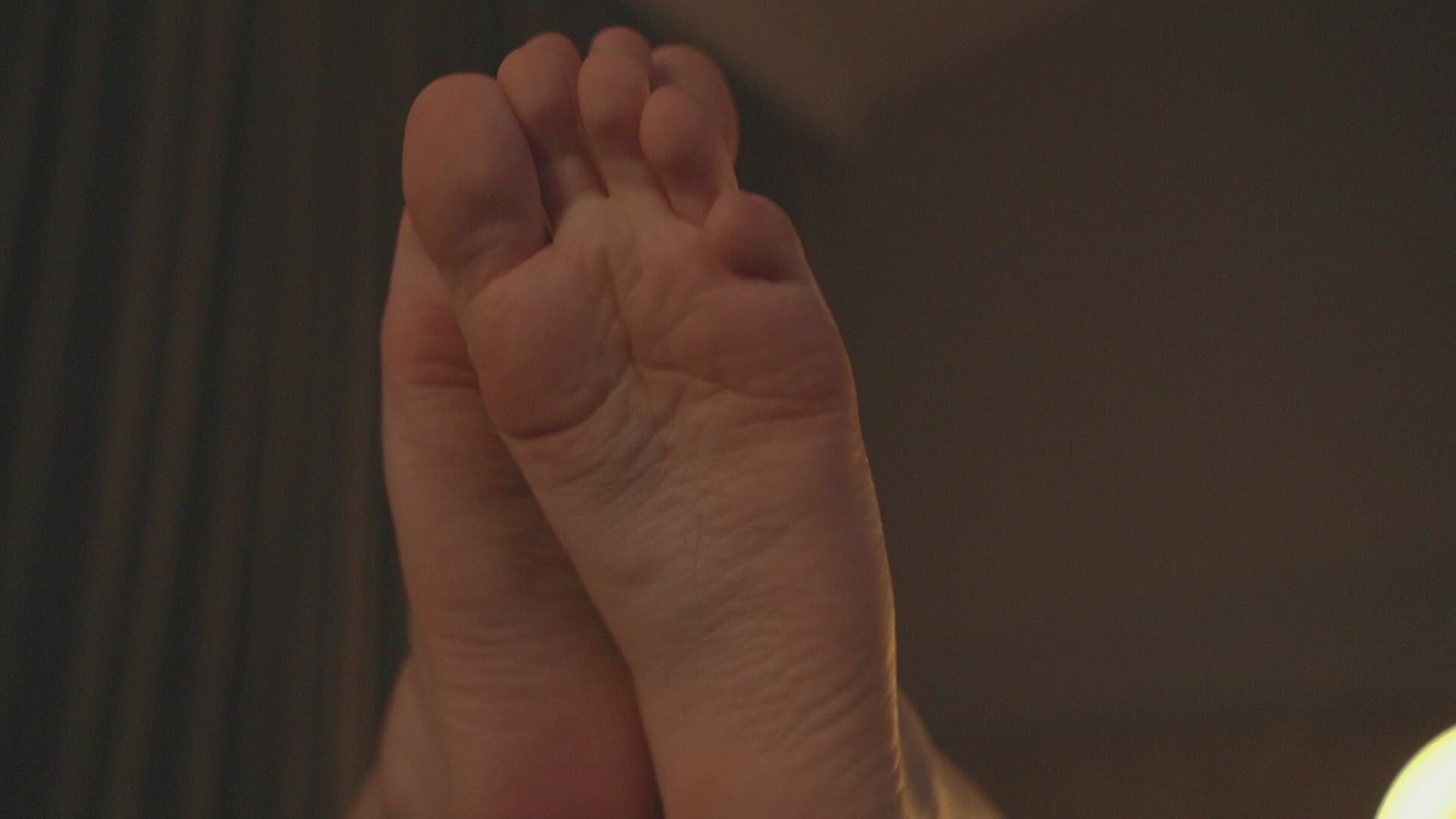A little teasing foot fetish :hugging_face::kiss_m