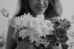 Give women flowers 🌸🌼🌹