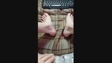 feet