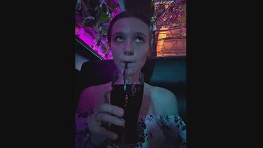 viola — Hey, who's going to the club with me?🥂