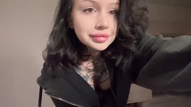 <3