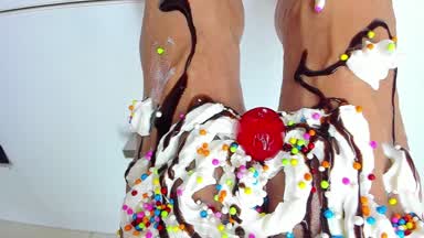 delicious dessert with feet flavor