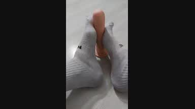 I MASTURBATE YOU WITH MY FEET
