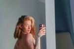 Nude photo shoot)