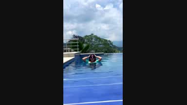 At the pool💦