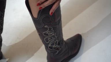 SEXY IN BOOTS
