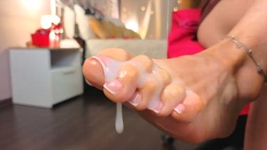 aleksa โ Cum and saliva on long toes