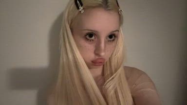 <3