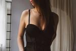 lady in black 💣