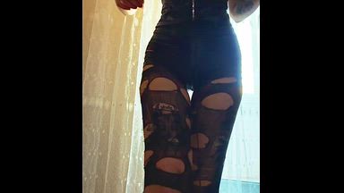 tearing up my pantyhose