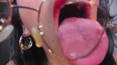Saliva on my glasses - Droll 💦