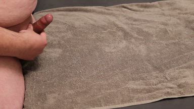 Spreading cum all over my towel