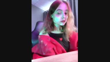 look at me <3